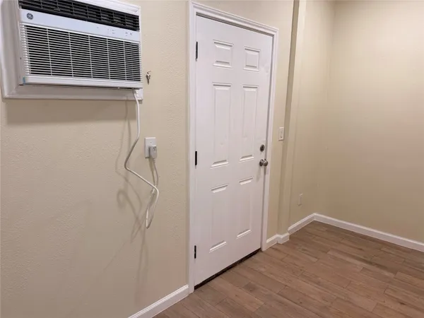 $975 | 22349 Farm To Market 359, Hempstead, TX 77445