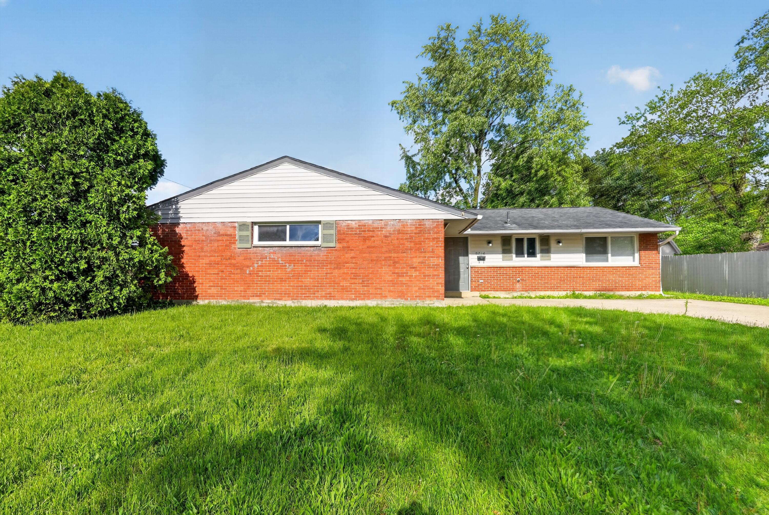 5716 Cairo Road Westerville, OH 43081 - Photo 2 of 30 05_5716_Cairo_Rd_Westerville_OH_43081-Ex