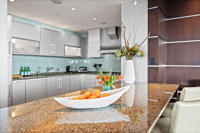 $5,200,000 | 500 Atlantic Avenue, Unit 21H, Boston, MA 02210