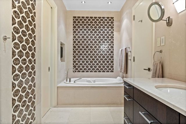 $5,200,000 | 500 Atlantic Avenue, Unit 21H, Boston, MA 02210