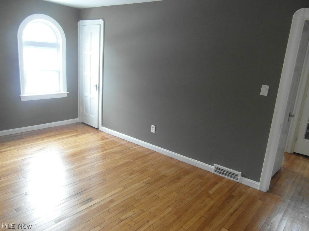 1222 Castleton Road Cleveland, OH 44121 - Photo 22 of 32