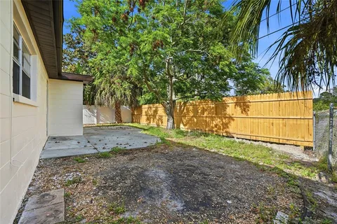 a view of a garage