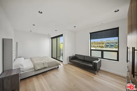 $2,350,000 | 212 Bay Street, Unit 101, Santa Monica, CA 90405