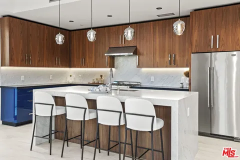 $2,350,000 | 212 Bay Street, Unit 101, Santa Monica, CA 90405