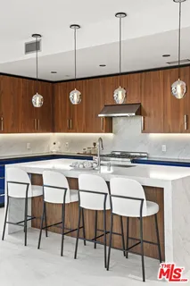 $2,350,000 | 212 Bay Street, Unit 101, Santa Monica, CA 90405