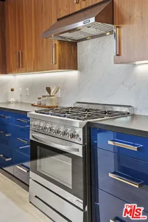 $2,350,000 | 212 Bay Street, Unit 101, Santa Monica, CA 90405