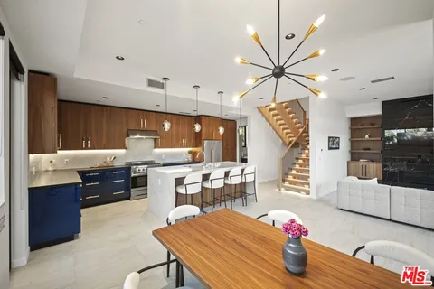 $2,350,000 | 212 Bay Street, Unit 101, Santa Monica, CA 90405