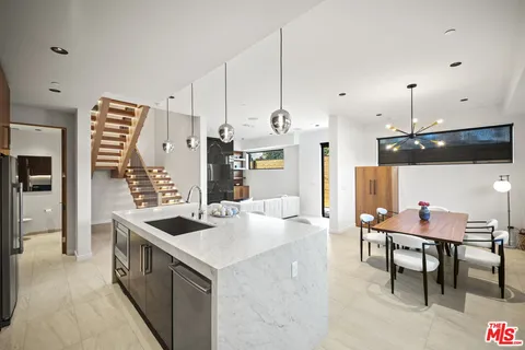 $2,350,000 | 212 Bay Street, Unit 101, Santa Monica, CA 90405