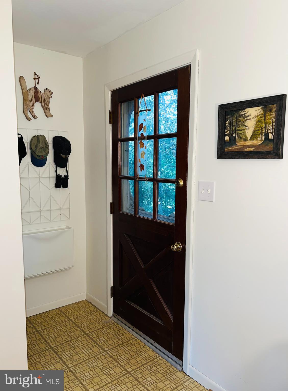 4685 Geeting Road Westminster, MD 21158 - Photo 3 of 36 front door from inside