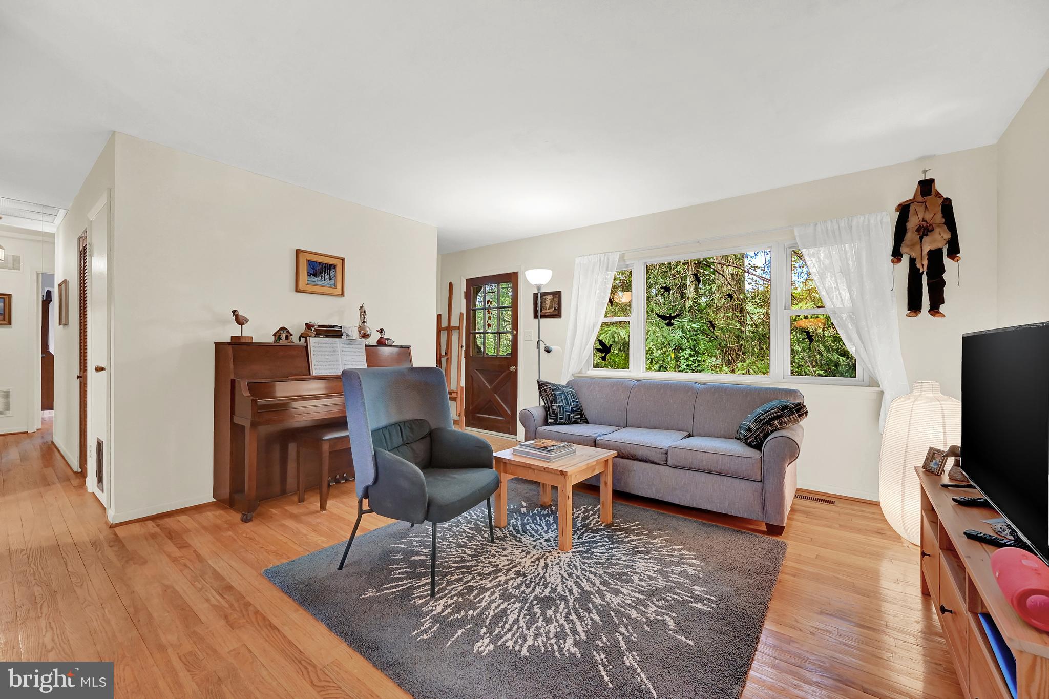 4685 Geeting Road Westminster, MD 21158 - Photo 5 of 36 Big picture window in living room