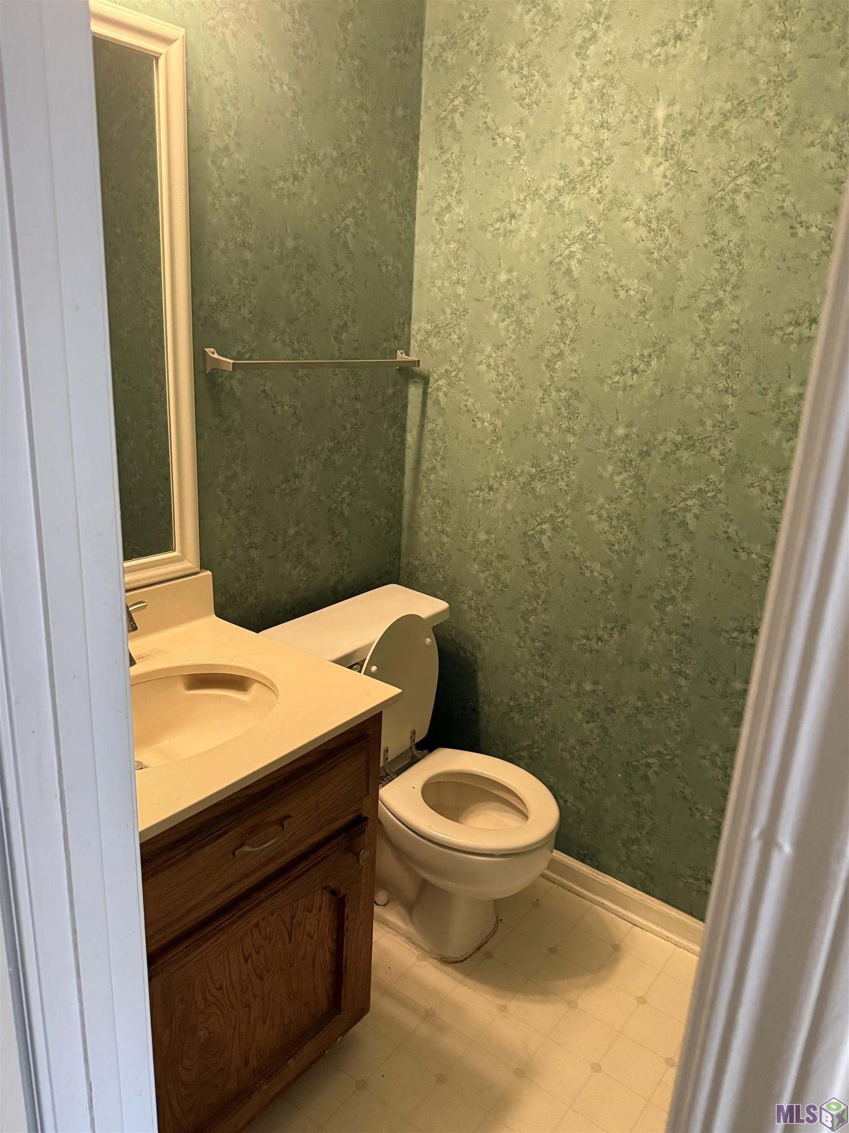 4624 Parkoaks Drive, Unit 9 Baton Rouge, LA 70816 - Photo 5 of 9