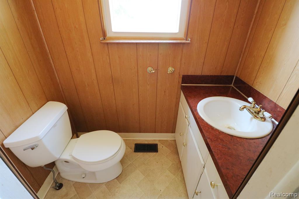 5147 North Jennings Road Flint, MI 48504 - Photo 5 of 14