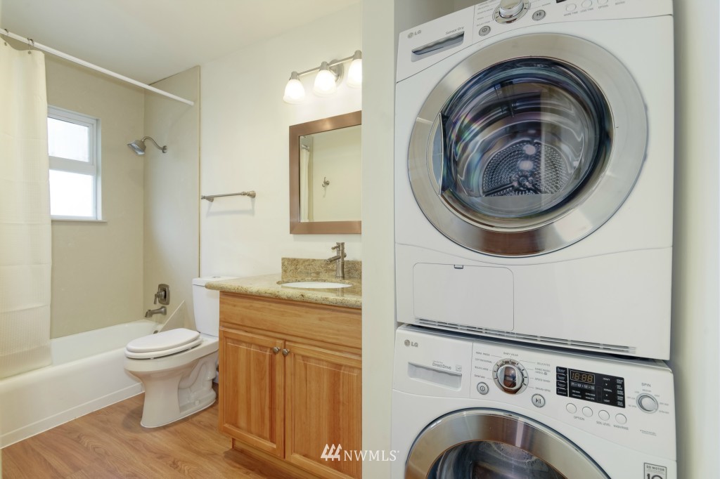 905 North 36th Street Seattle, WA 98103 - Photo 11 of 14 Gallery Image 11