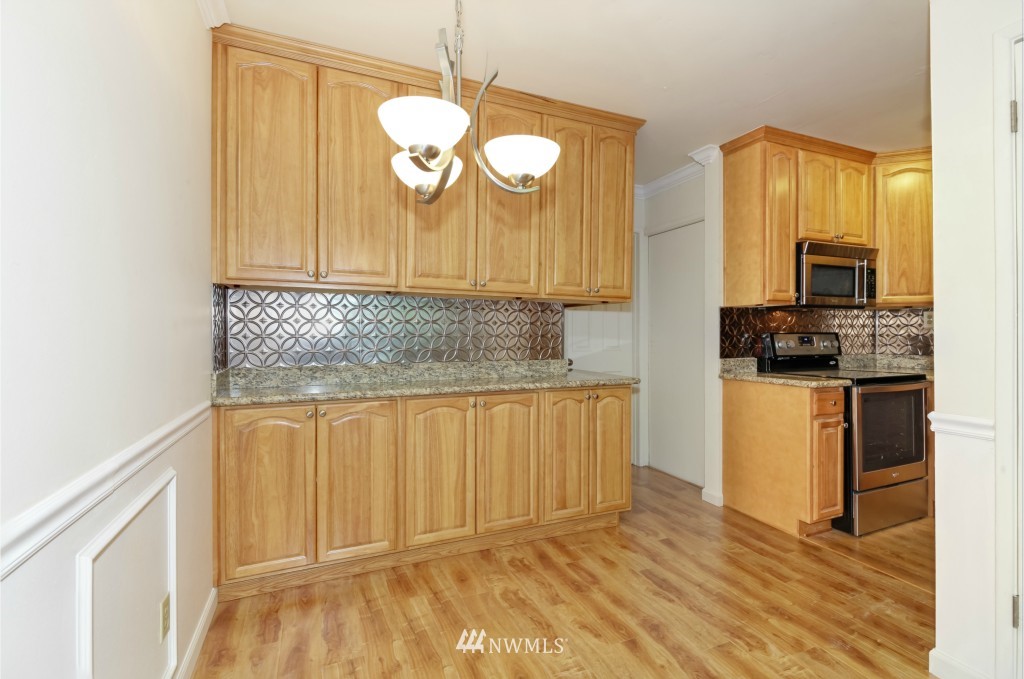 905 North 36th Street Seattle, WA 98103 - Photo 6 of 14 Gallery Image 6