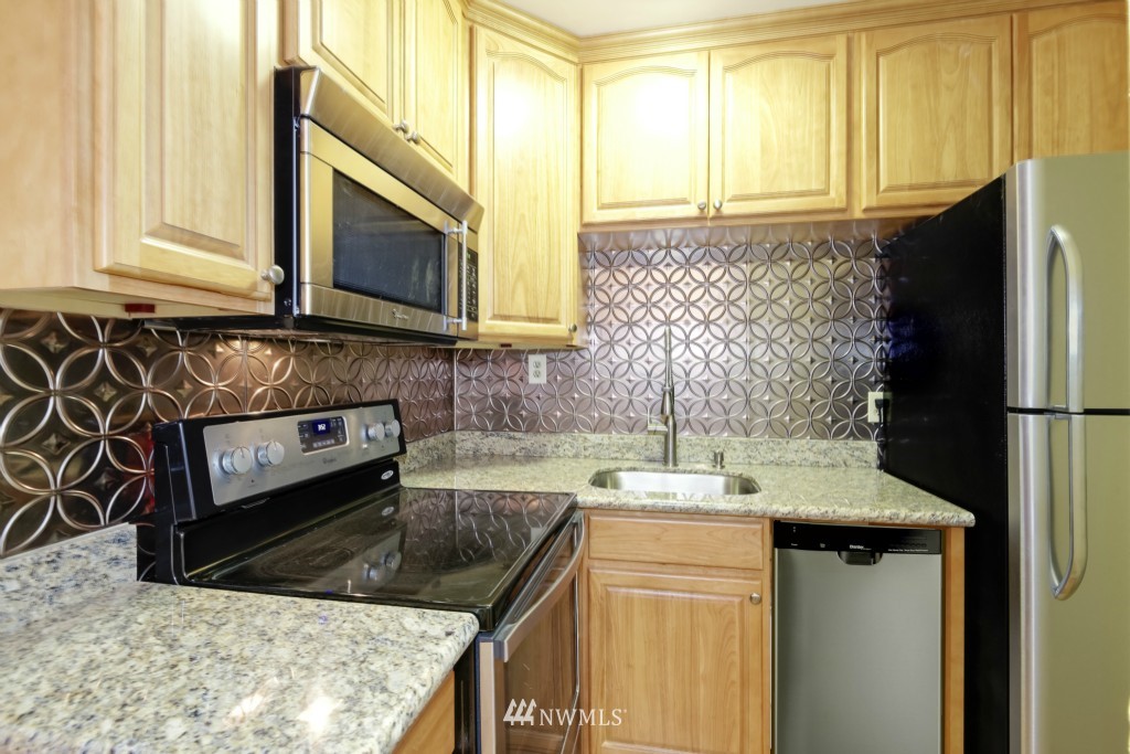 905 North 36th Street Seattle, WA 98103 - Photo 7 of 14 Gallery Image 7