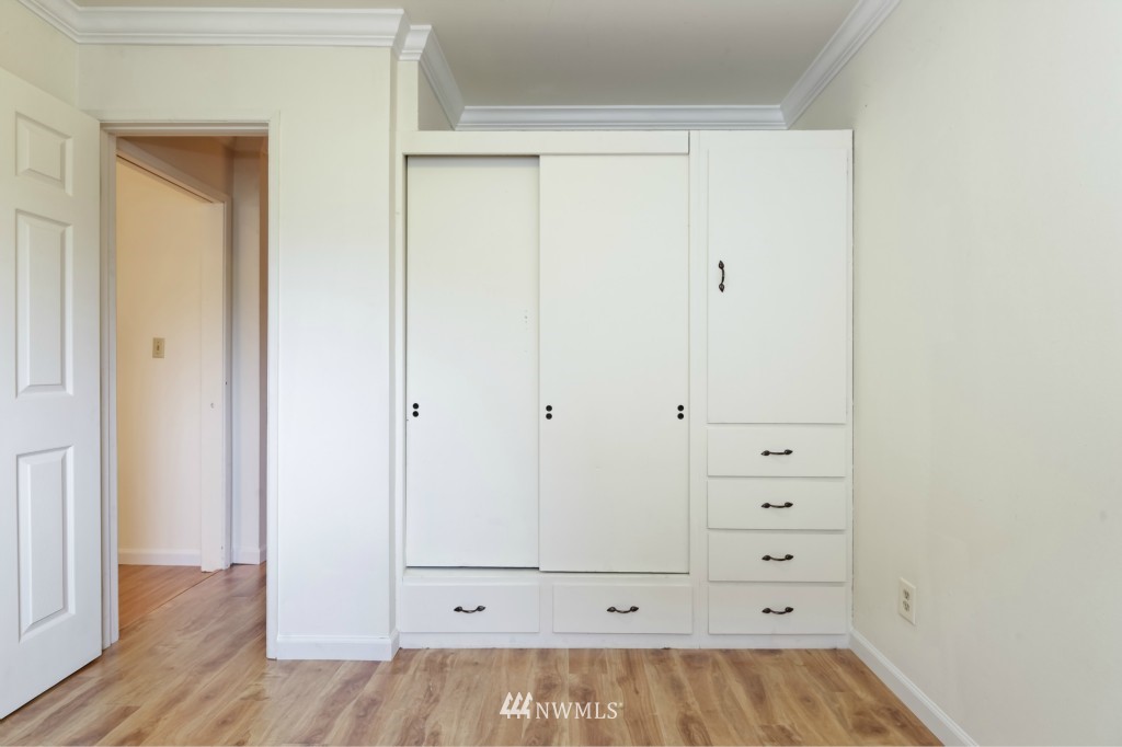 905 North 36th Street Seattle, WA 98103 - Photo 9 of 14 Gallery Image 9