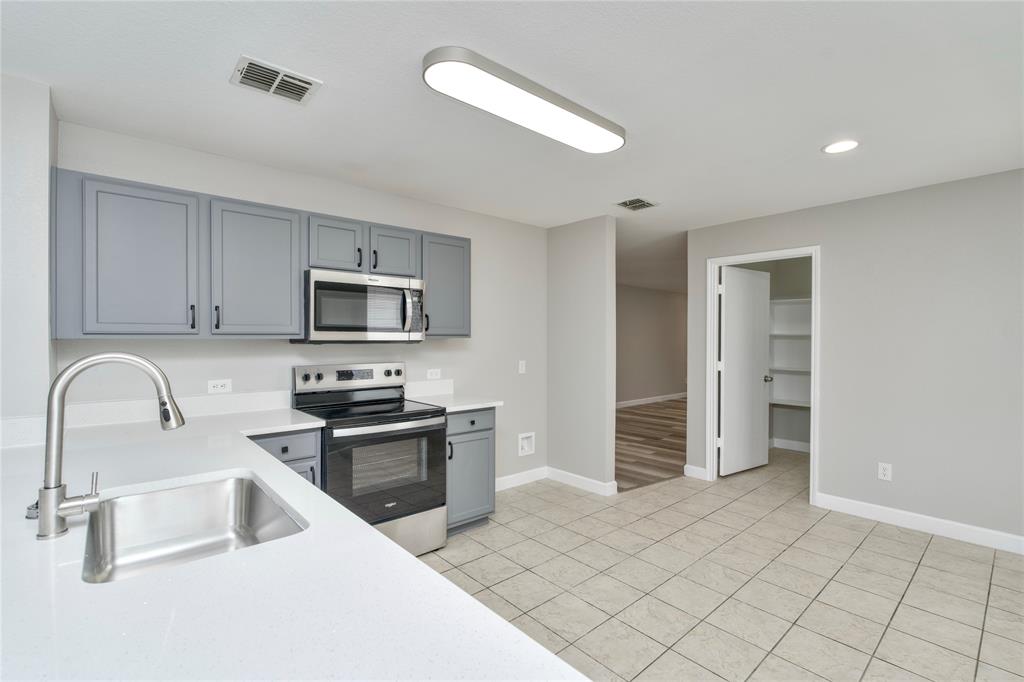 829 Santa Rosa Drive Fort Worth, TX 76052 - Photo 8 of 23