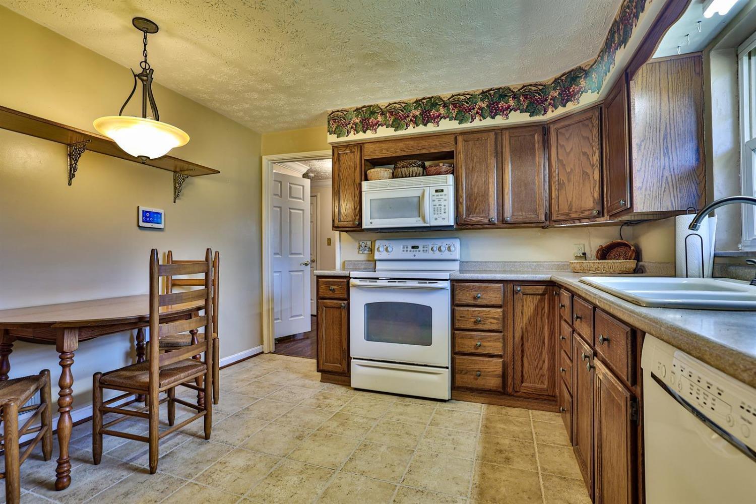 350 Compton Road Cincinnati, OH 45215 - Photo 10 of 43