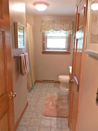 137 Nottingham Road Dracut, MA 01826 - Photo 11 of 27 Gallery Image 11