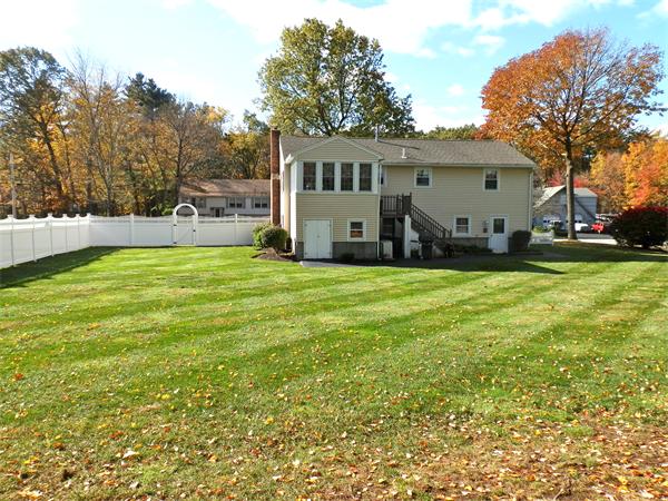 137 Nottingham Road Dracut, MA 01826 - Photo 23 of 27 Gallery Image 23