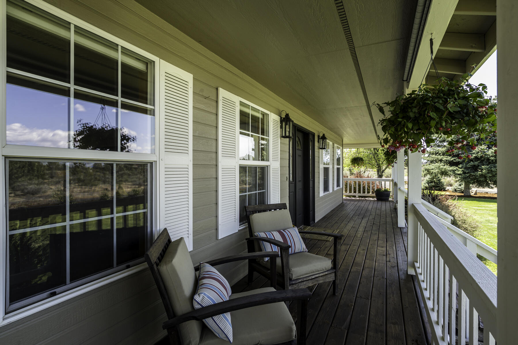 61030 Jennings Road Bend, OR 97702 - Photo 8 of 76 Wrap around porch