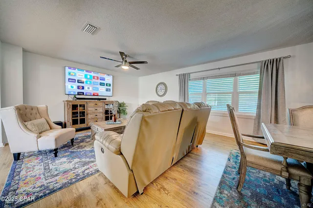 $2,700 | 2615 West 11th Street, Panama City, FL 32401