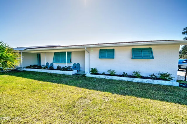 $2,700 | 2615 West 11th Street, Panama City, FL 32401