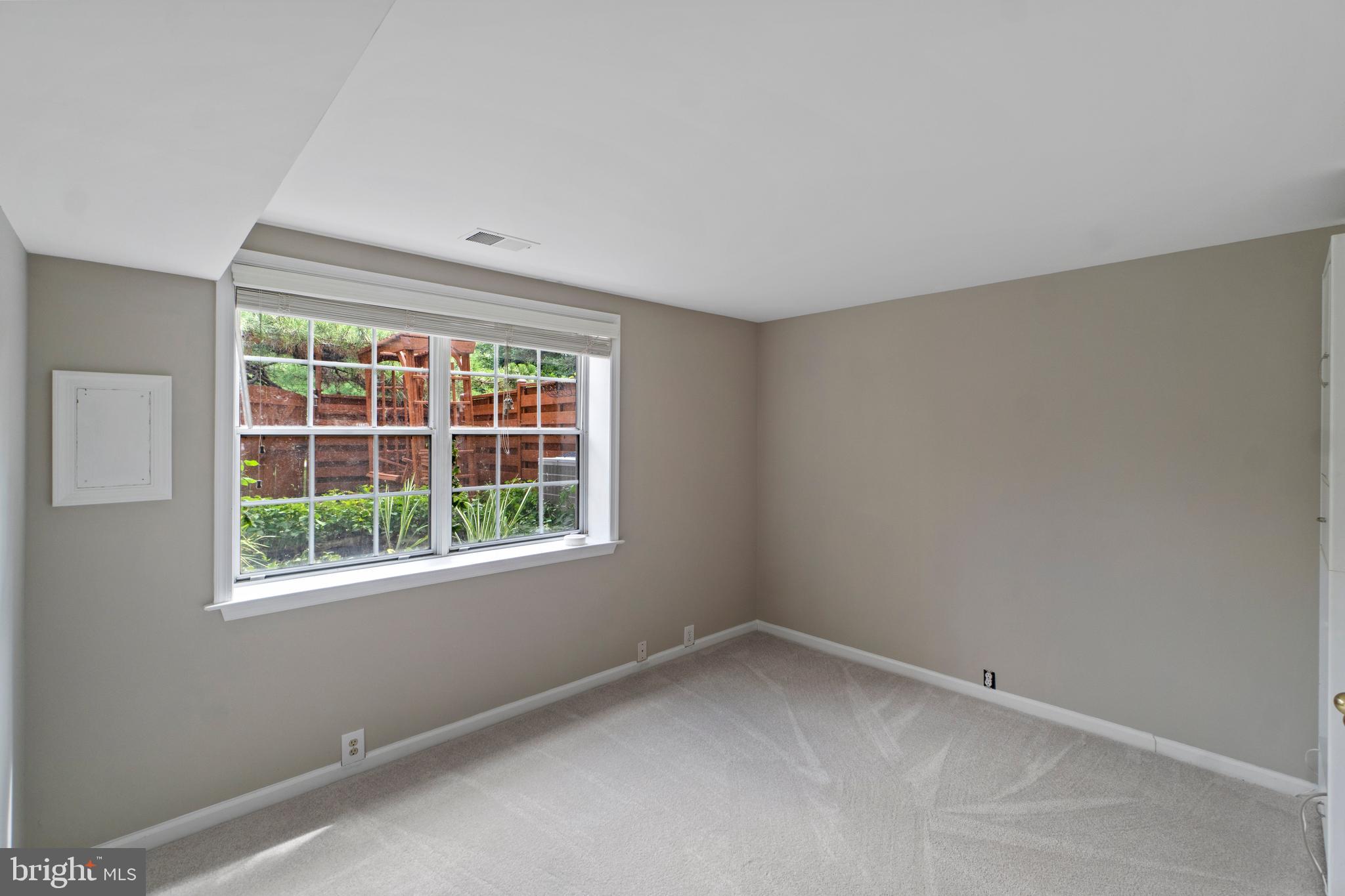 21163 Crocus Terrace Ashburn, VA 20147 - Photo 22 of 33