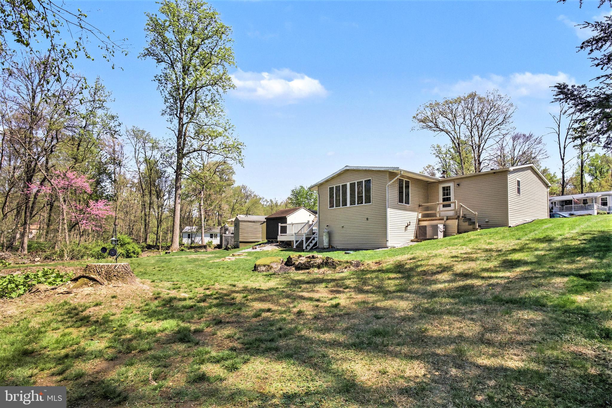 220 Maple Avenue Manheim, PA 17545 - Photo 7 of 30