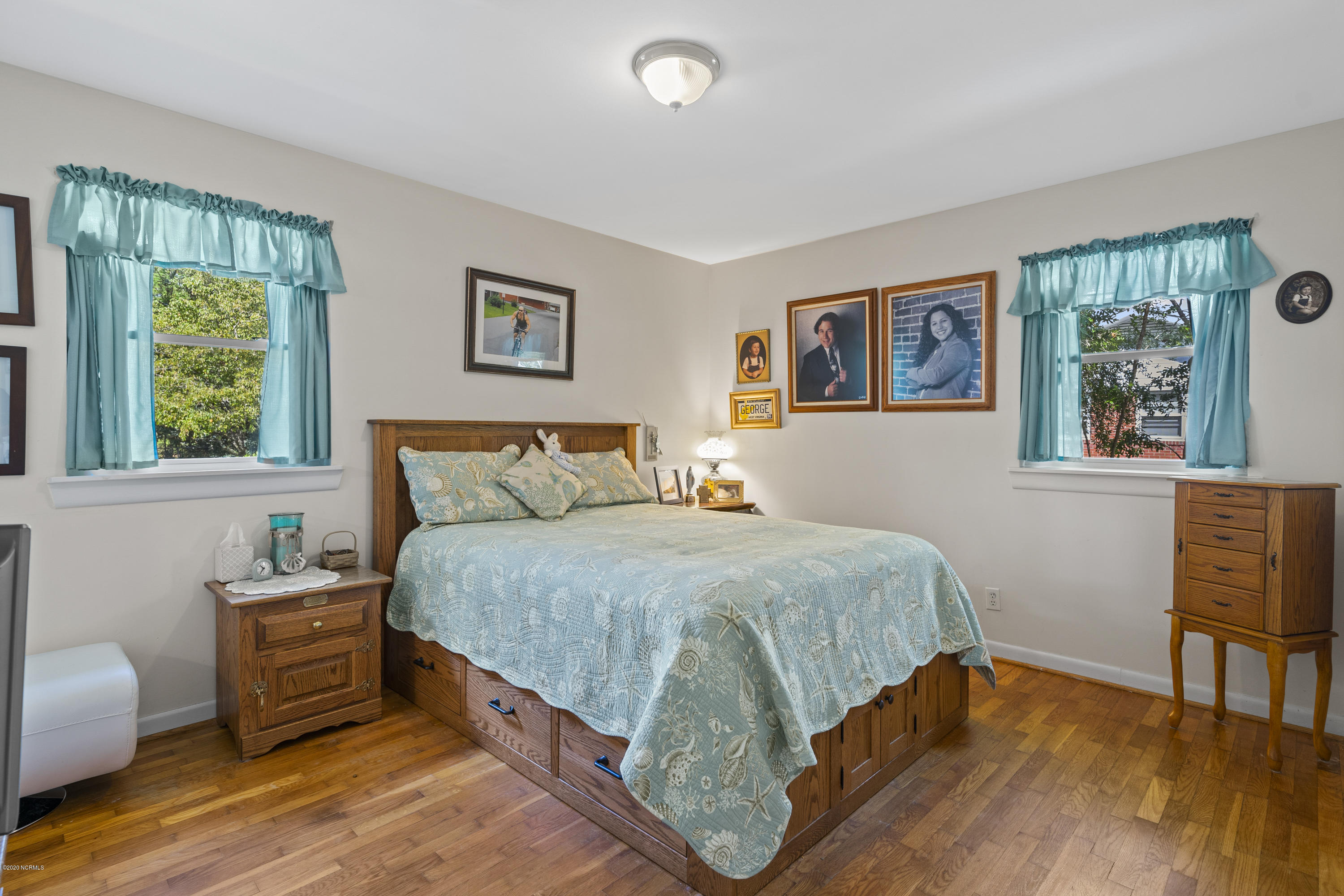 214 2 Chopt Road Wilmington, NC 28405 - Photo 15 of 20 Master Bedroom