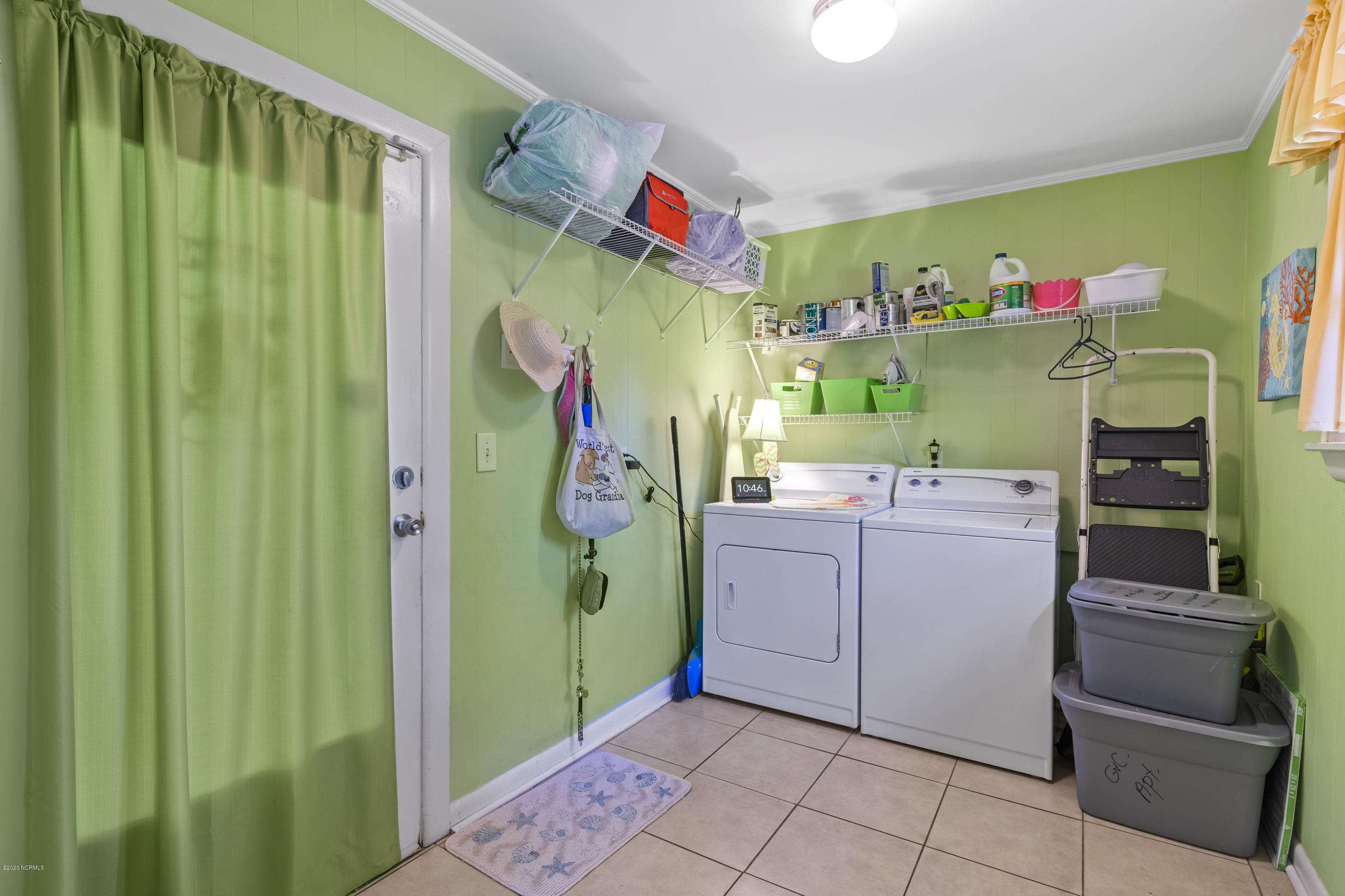 214 2 Chopt Road Wilmington, NC 28405 - Photo 10 of 20 Mudroom / Laundry Room