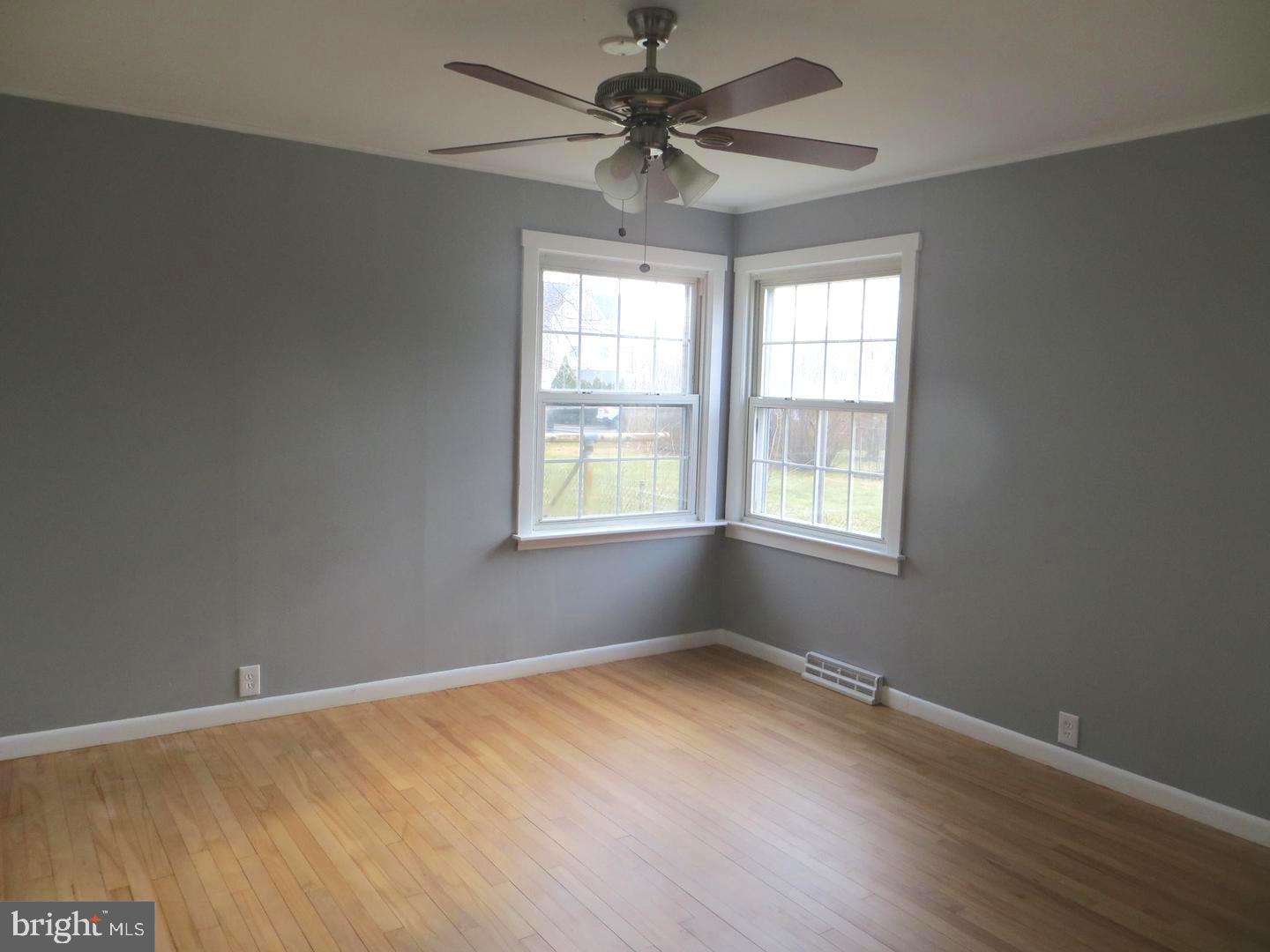 224 Clamer Road Ewing, NJ 08628 - Photo 11 of 21