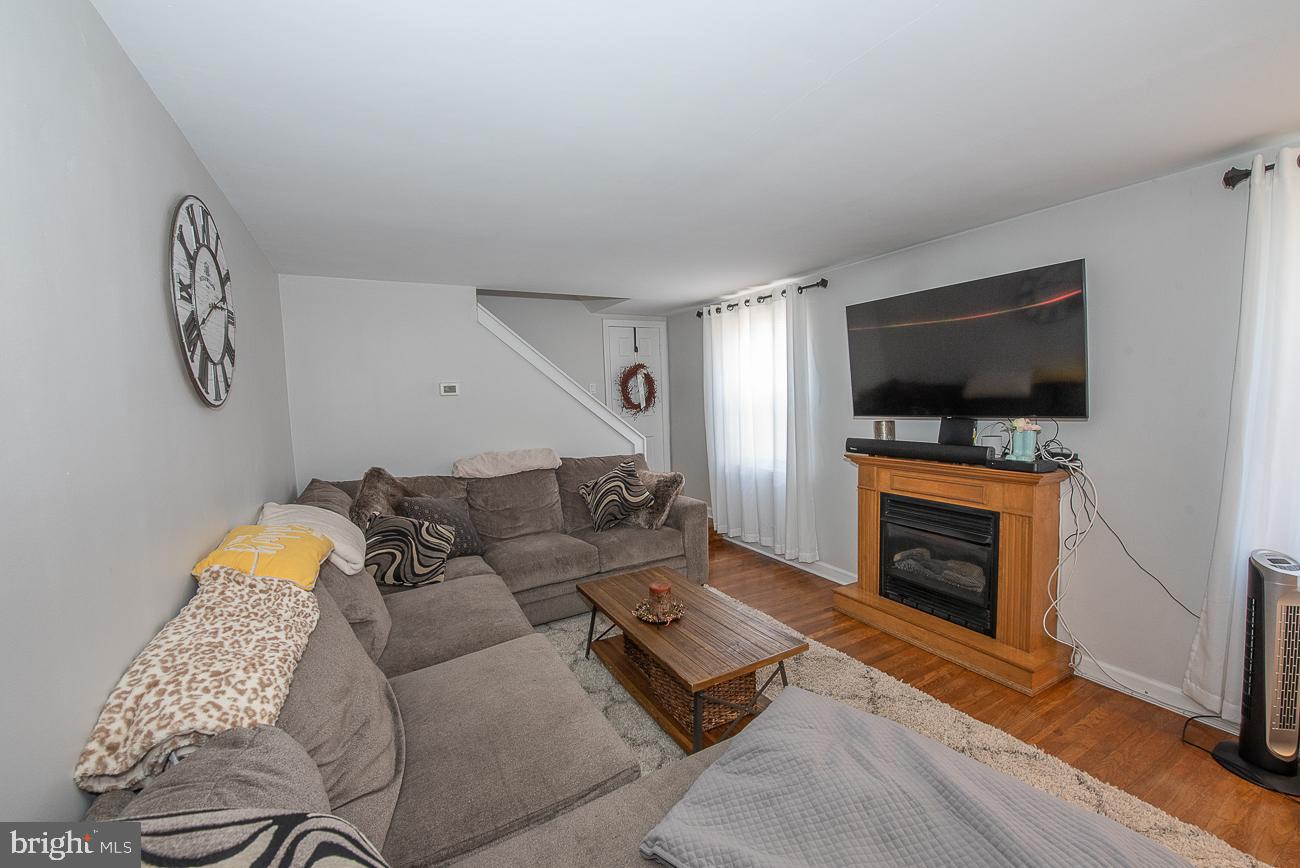 709 Braxton Road Ridley Park, PA 19078 - Photo 6 of 36 Living Room