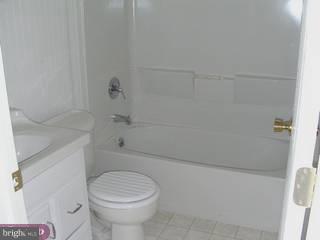 6 Hale Road Levittown, PA 19056 - Photo 4 of 6 Gallery Image 4