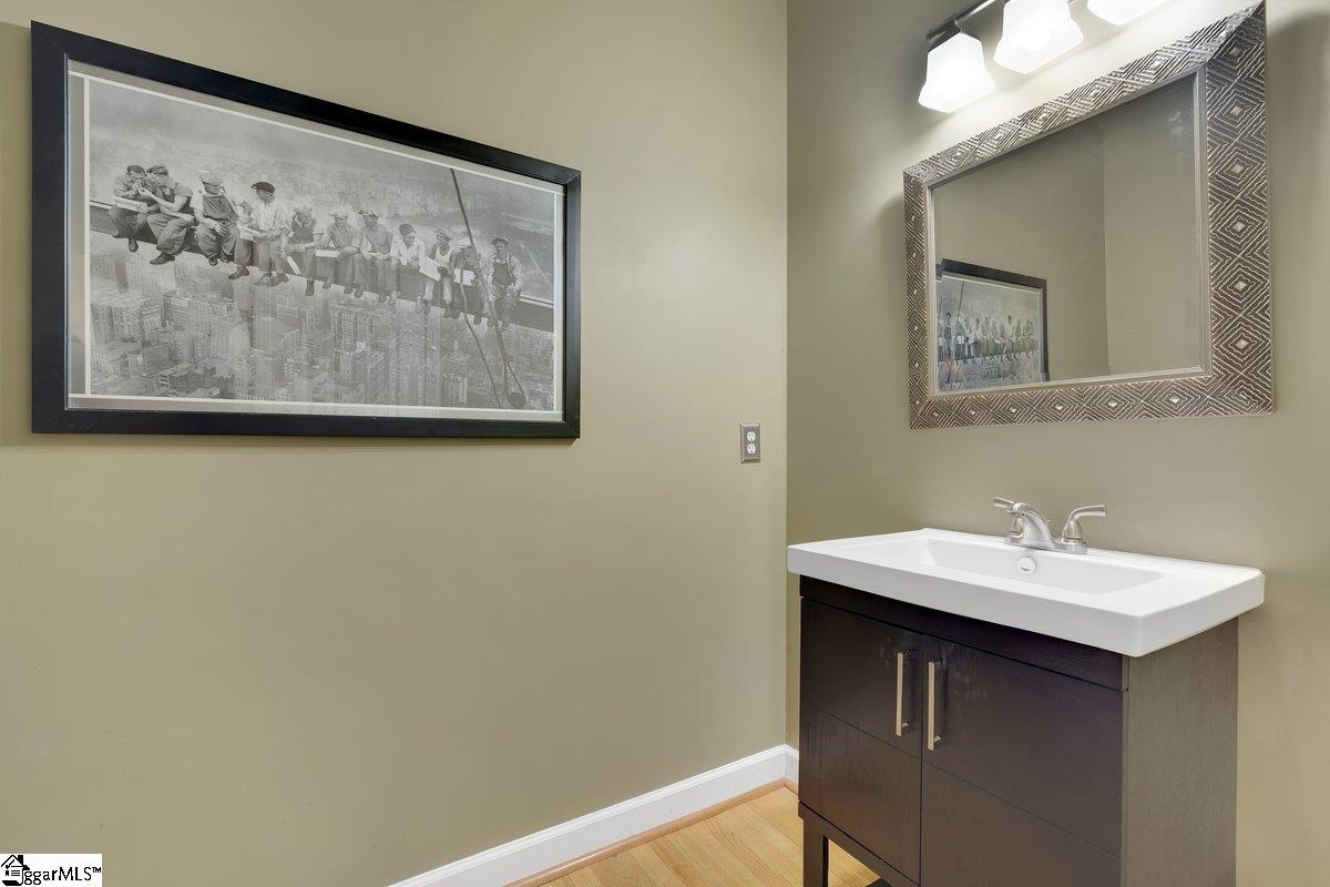 7 Shadow Point Court Simpsonville, SC 29681 - Photo 5 of 34 Gallery Image 5