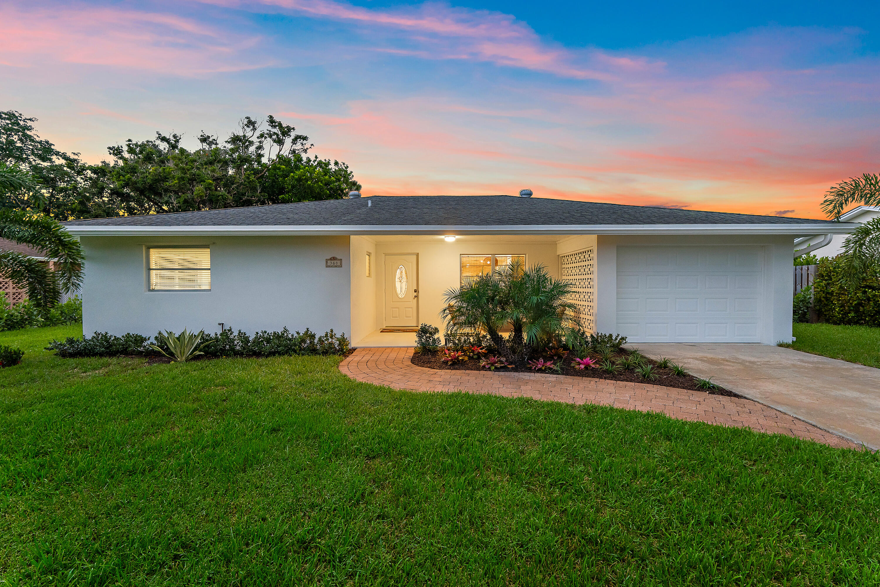 368 Church Road Tequesta, FL 33469 - Photo 3 of 50 003-368ChurchRd-Jupiter-FULL (2)