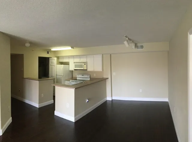 $1,850 | 161 Southwest Palm Drive, Unit 205, Port St. Lucie, FL 34986