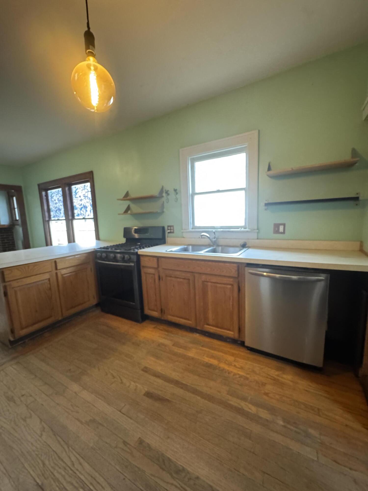 974 North Prospect Road Ypsilanti, MI 48198 - Photo 11 of 24 20251124_203515399_iOS