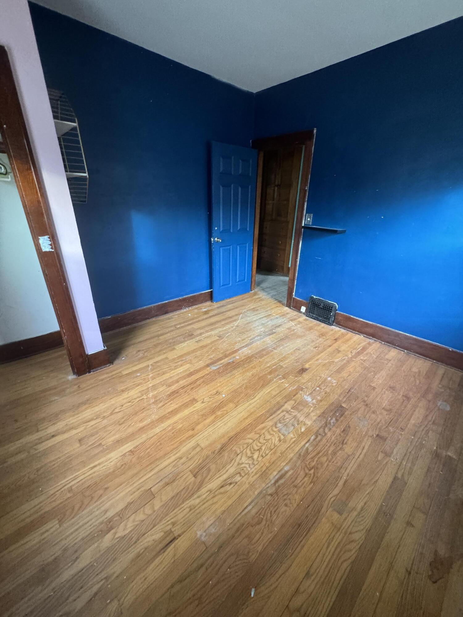 974 North Prospect Road Ypsilanti, MI 48198 - Photo 14 of 24 20251124_203113606_iOS