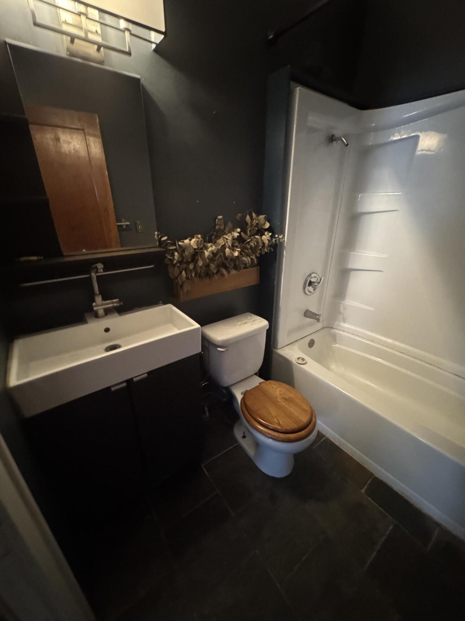 974 North Prospect Road Ypsilanti, MI 48198 - Photo 15 of 24 20251124_203102737_iOS