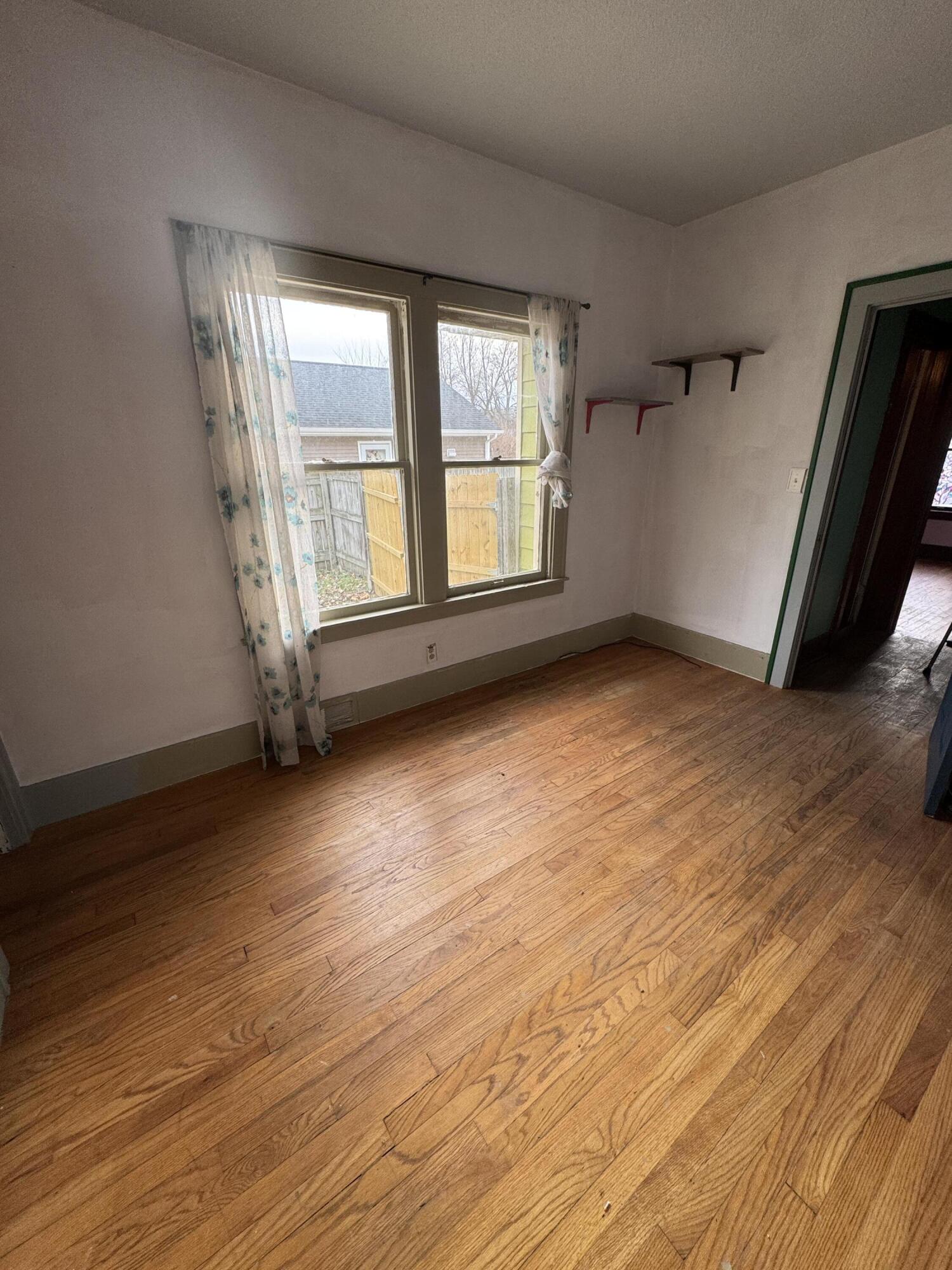 974 North Prospect Road Ypsilanti, MI 48198 - Photo 17 of 24 20251124_203310108_iOS