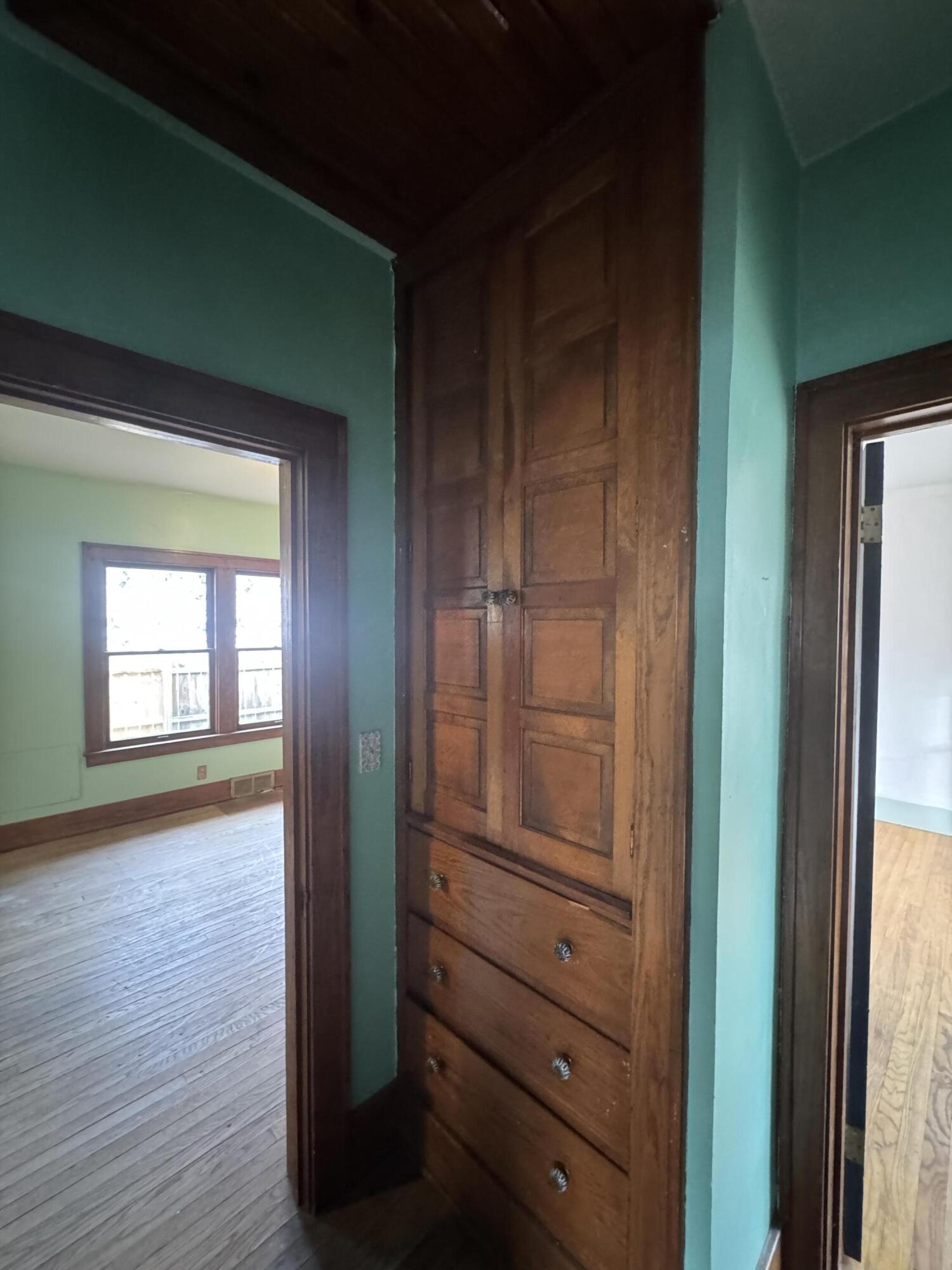 974 North Prospect Road Ypsilanti, MI 48198 - Photo 18 of 24 20251124_203332272_iOS