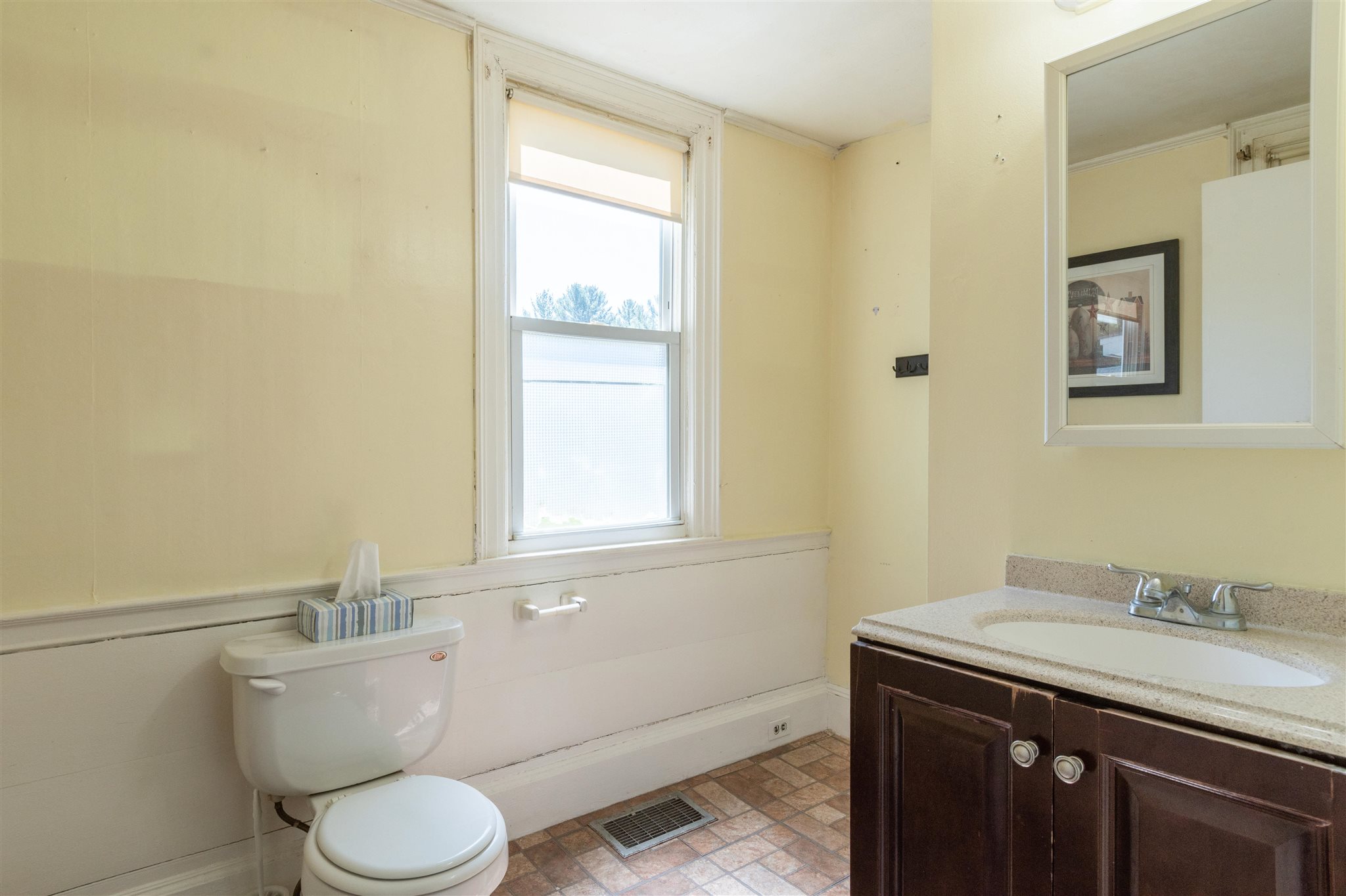 1292 Mammoth Road Pelham, NH 03076 - Photo 12 of 39