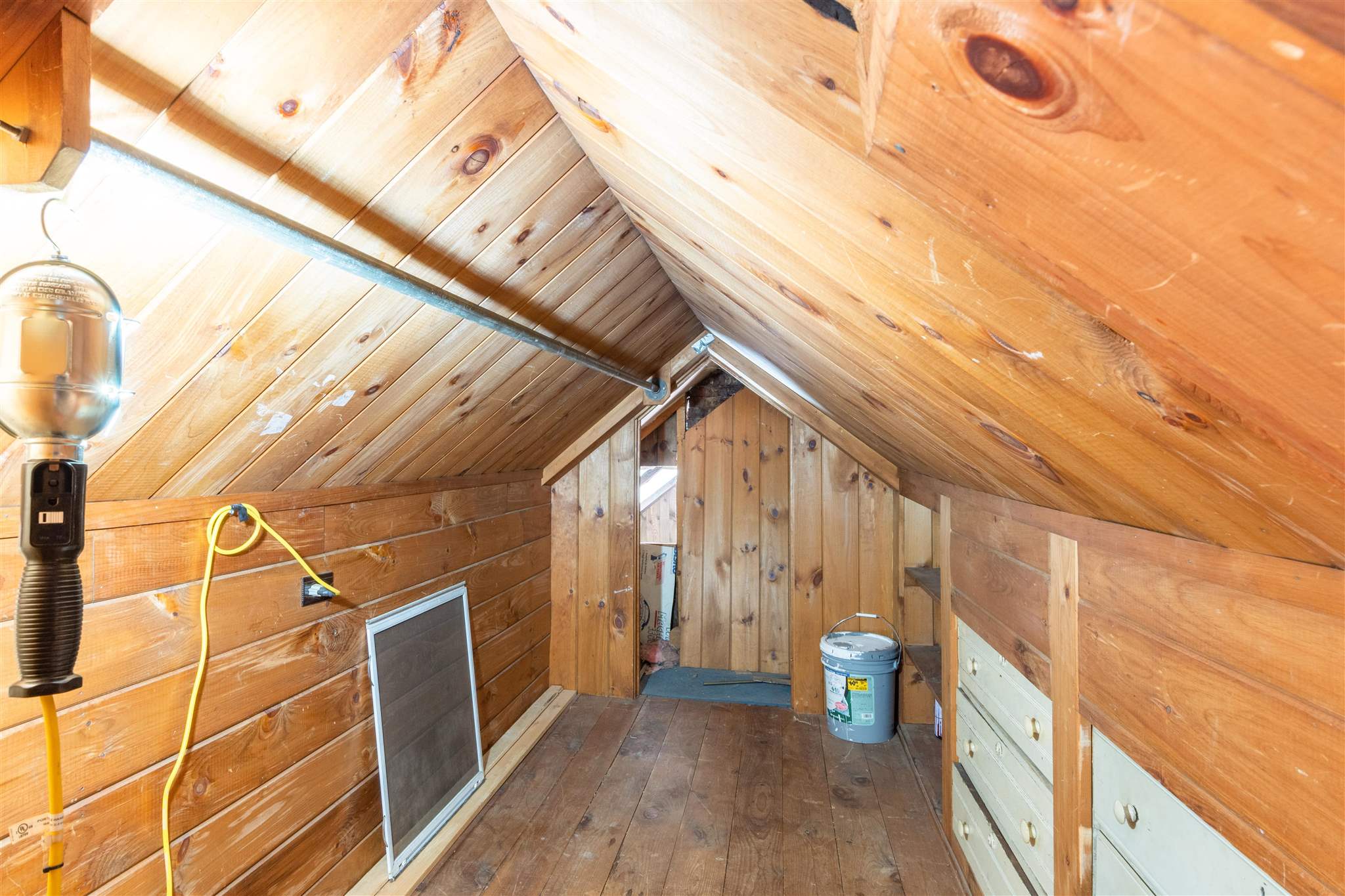 1292 Mammoth Road Pelham, NH 03076 - Photo 15 of 39