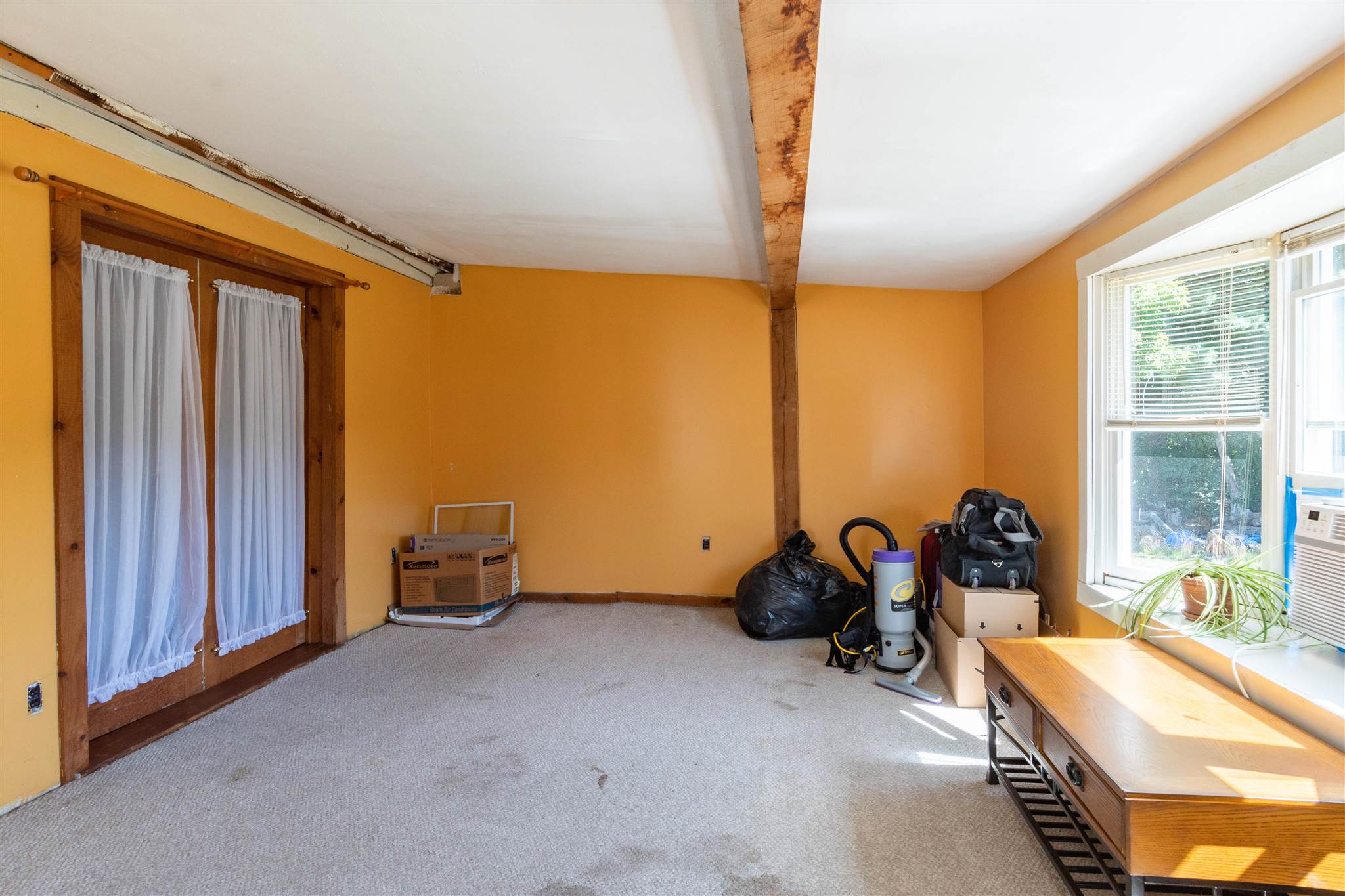 1292 Mammoth Road Pelham, NH 03076 - Photo 21 of 39