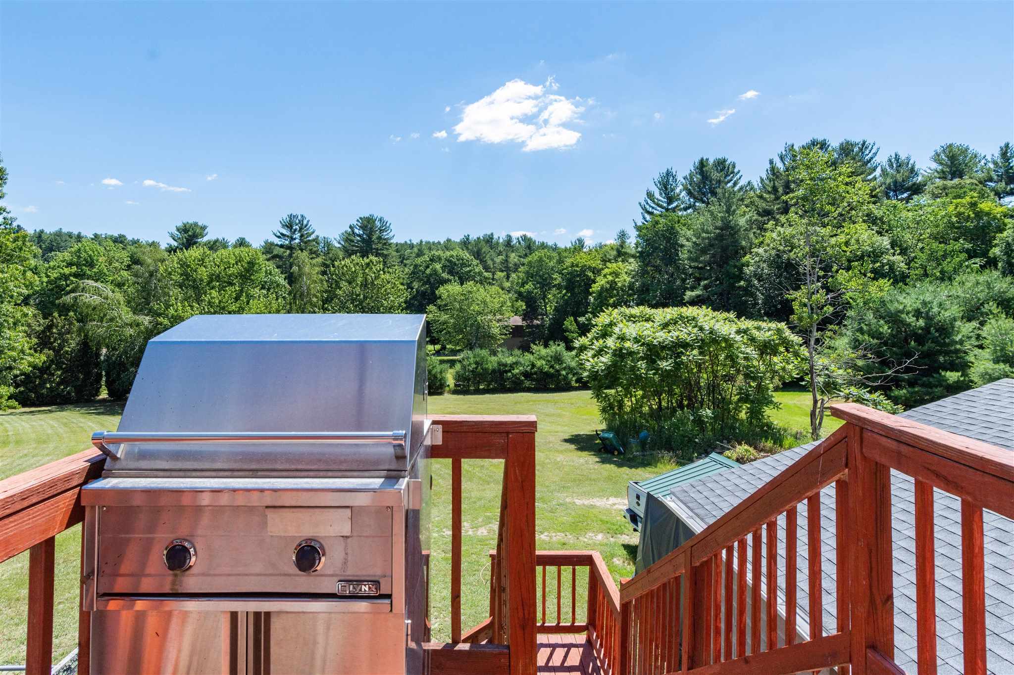 1292 Mammoth Road Pelham, NH 03076 - Photo 37 of 39