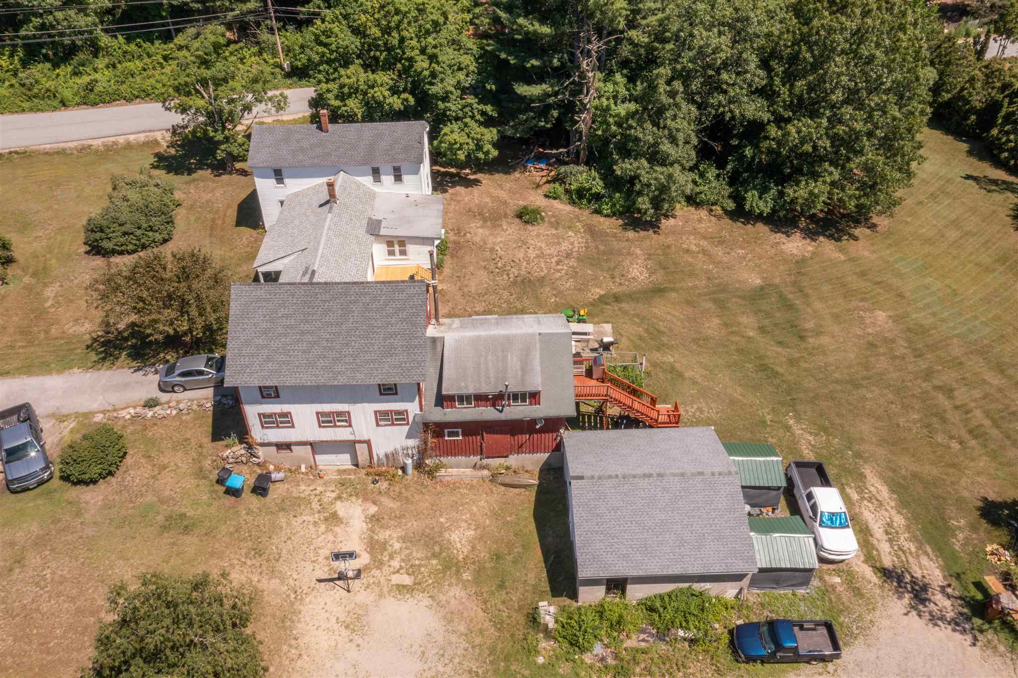 1292 Mammoth Road Pelham, NH 03076 - Photo 5 of 39
