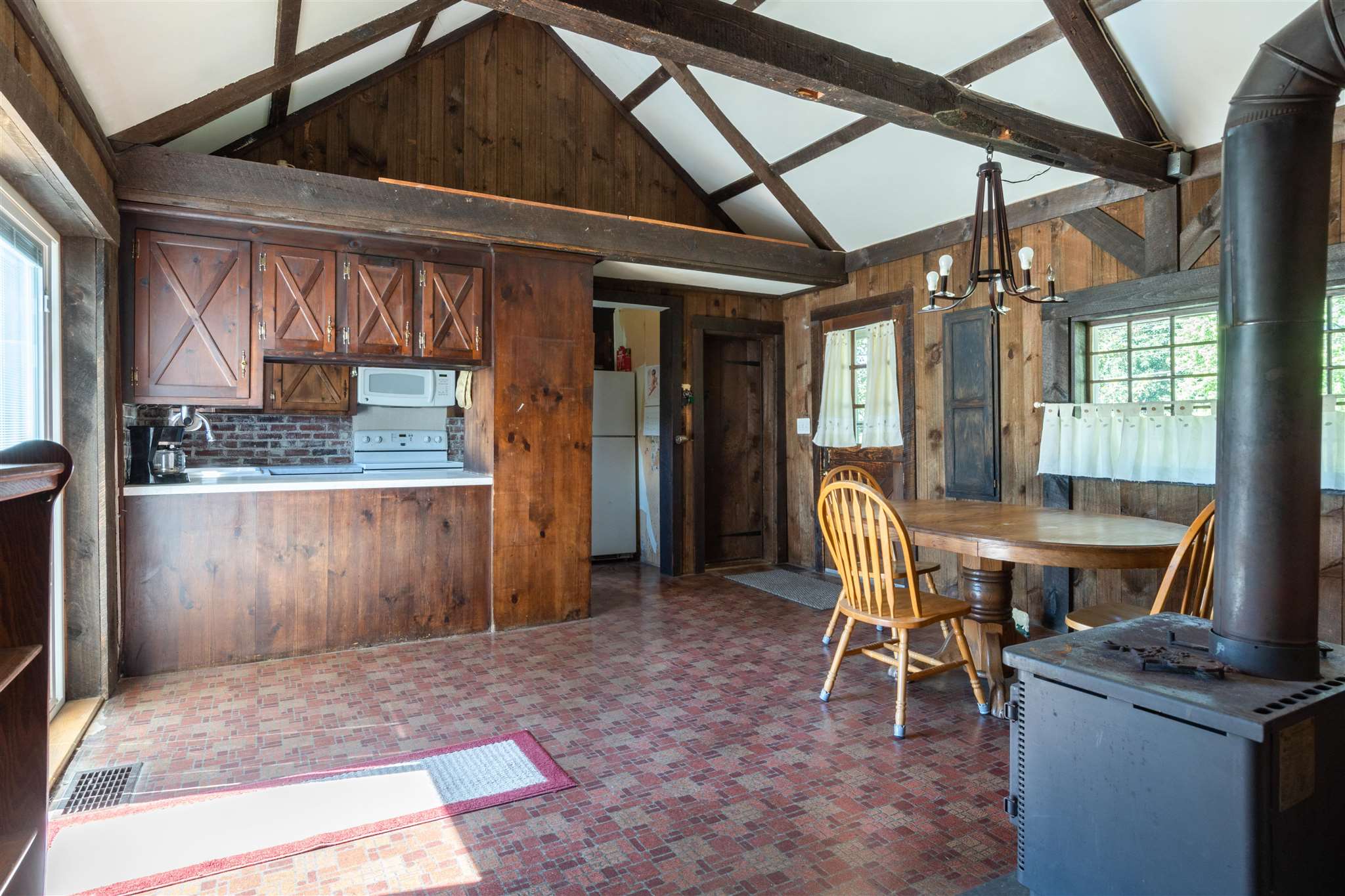 1292 Mammoth Road Pelham, NH 03076 - Photo 7 of 39