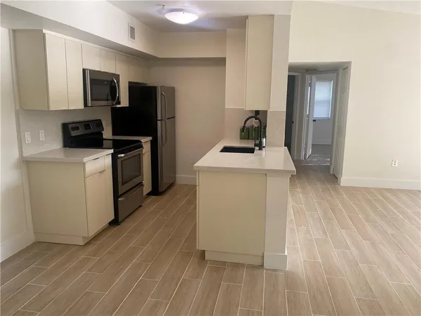 $2,600 | 2457 Centergate Drive, Miramar, FL 33025
