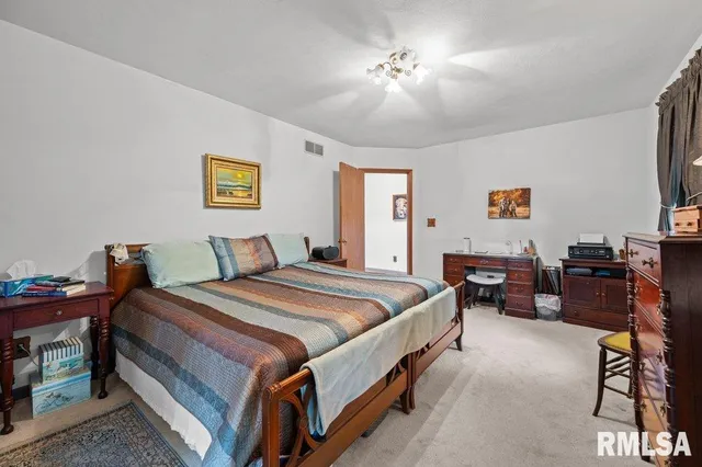 $323,000 | 9821 Highway 150, Coal Valley, IL 61240